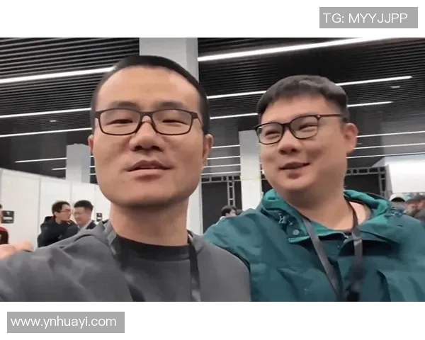 徐静雨与足球明星的亲密对话揭示他们背后的故事与梦想